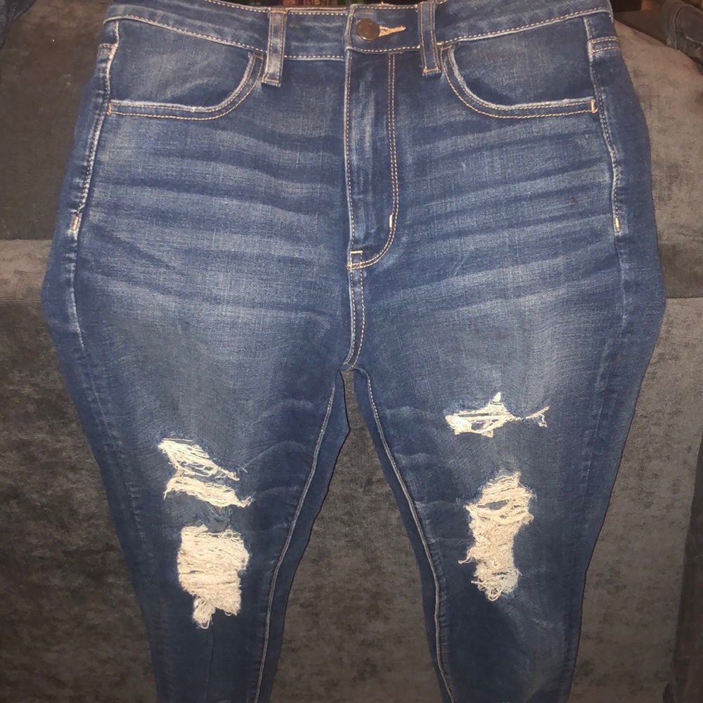 American Eagle distressed ankle jeans